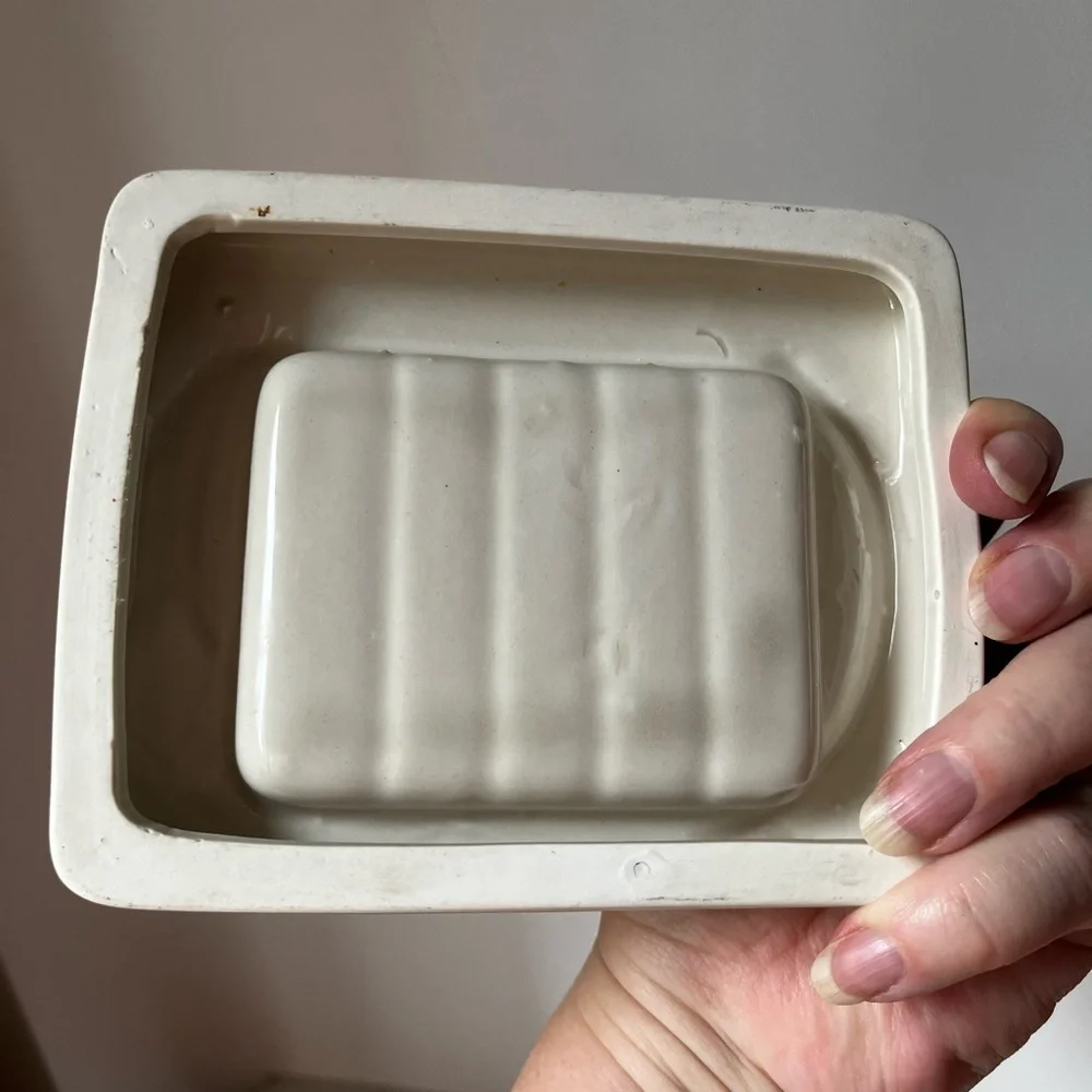 Ceramic Soap Dish with Brown Bow vintage